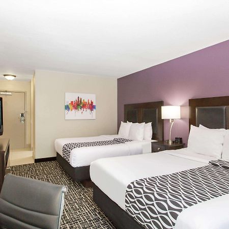 La Quinta By Wyndham Blue Springs Hotel Buitenkant foto