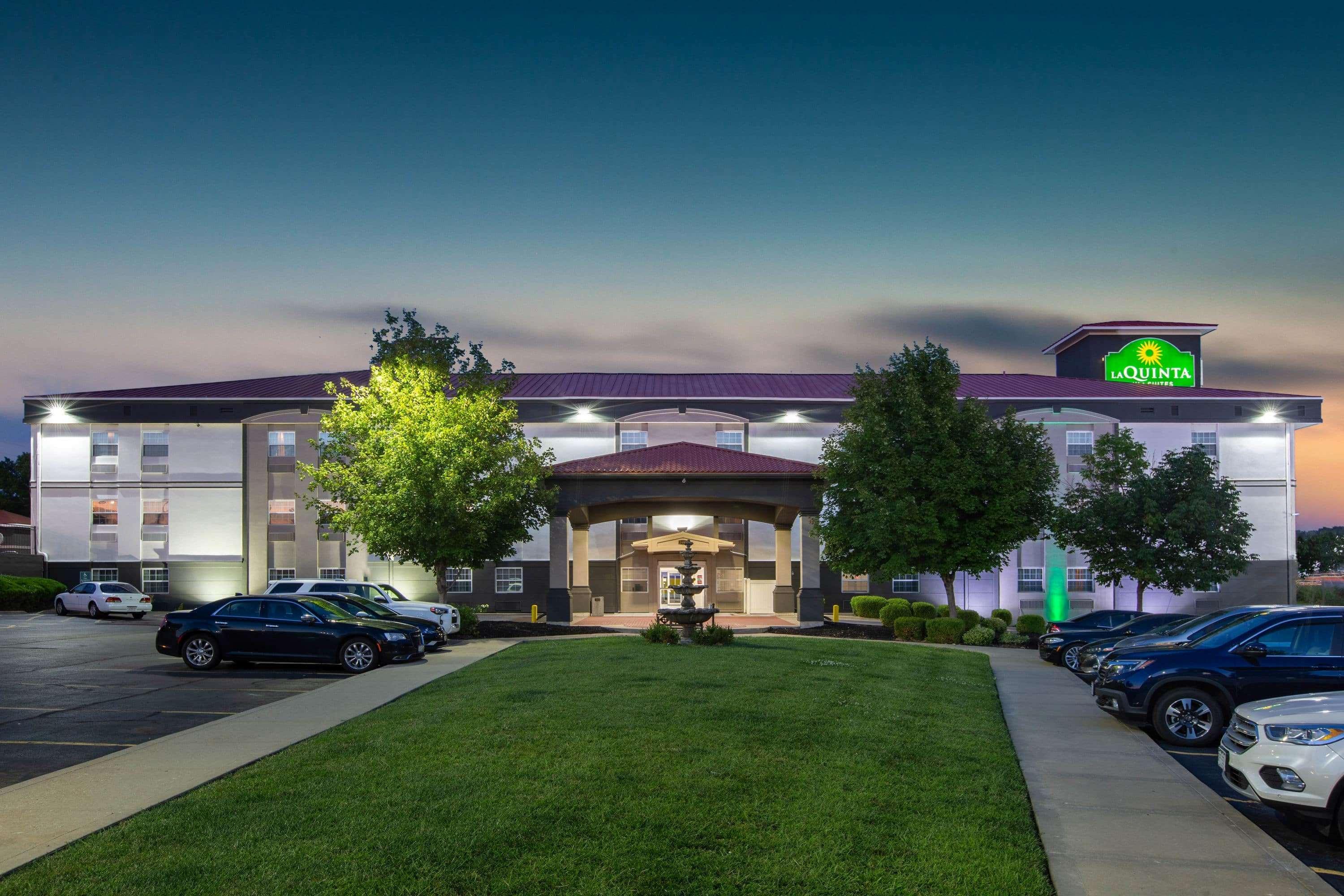La Quinta By Wyndham Blue Springs Hotel Buitenkant foto