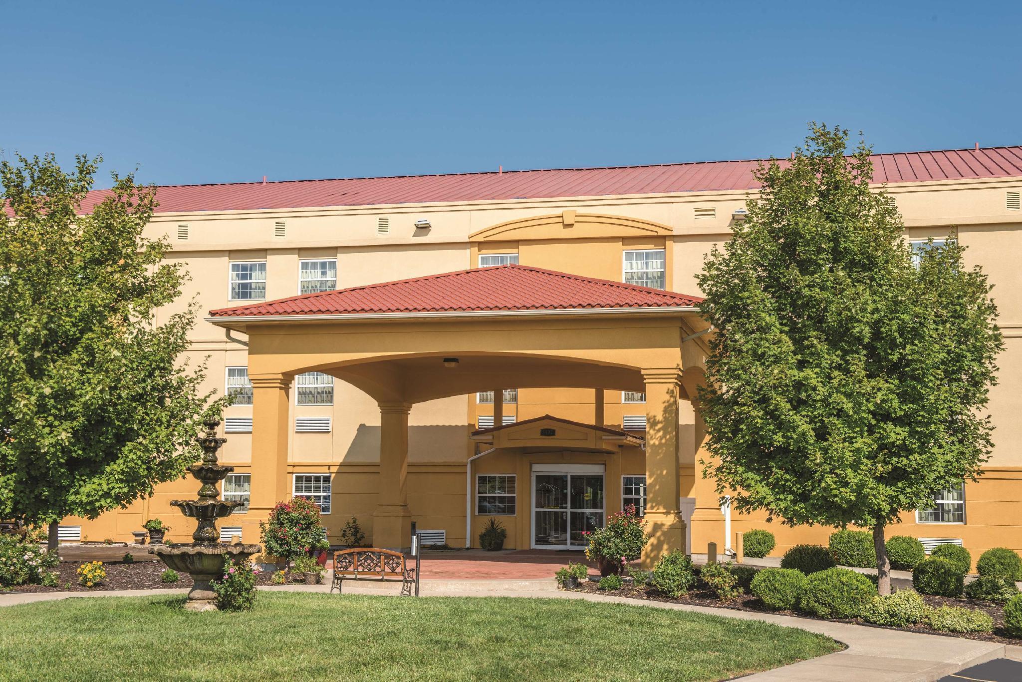 La Quinta By Wyndham Blue Springs Hotel Buitenkant foto