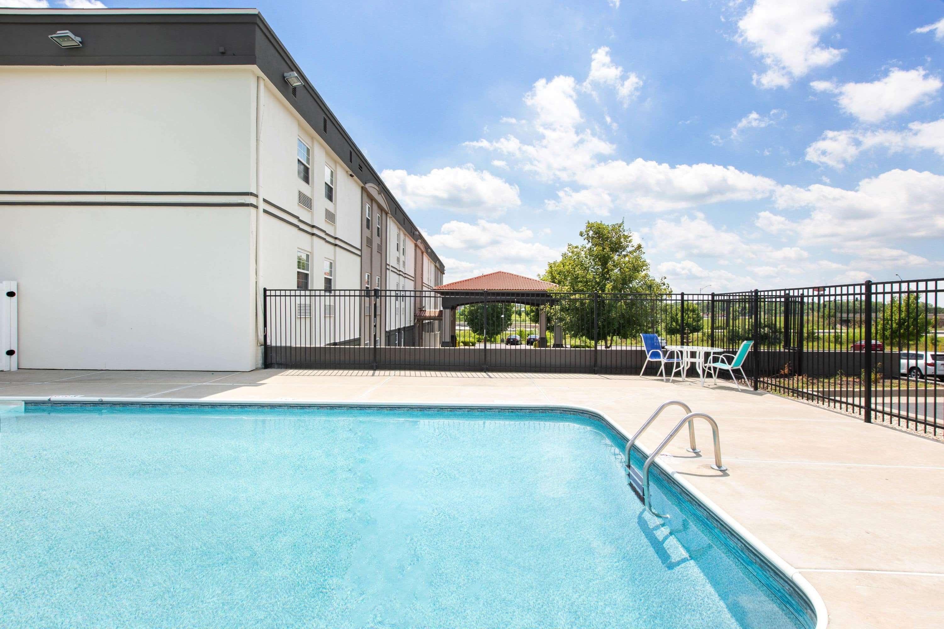 La Quinta By Wyndham Blue Springs Hotel Buitenkant foto