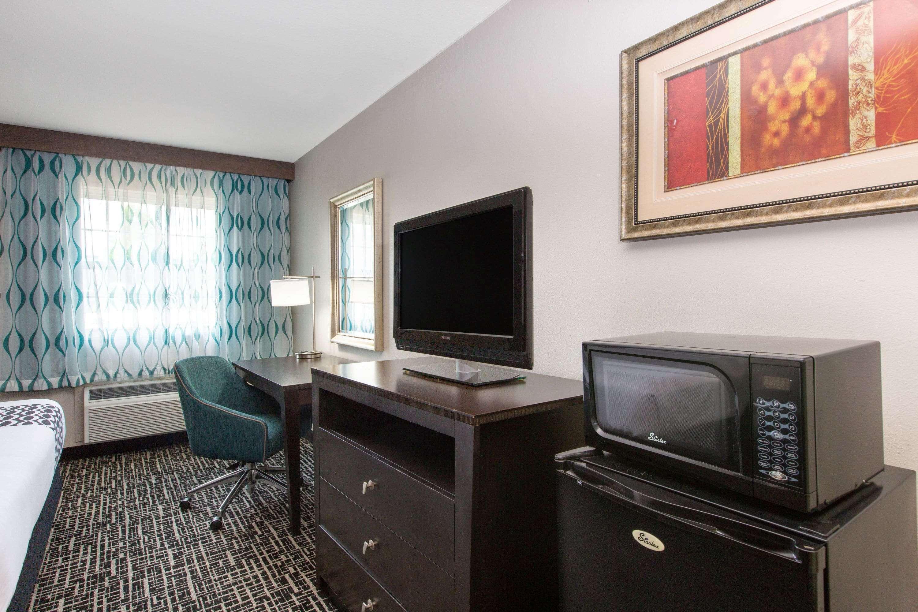 La Quinta By Wyndham Blue Springs Hotel Buitenkant foto